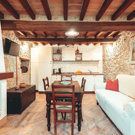 شقة Borgo Sgarabia Relais I Boschi