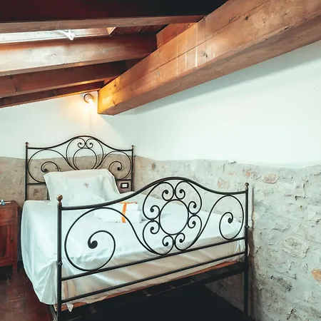 شقة Borgo Sgarabia Relais *